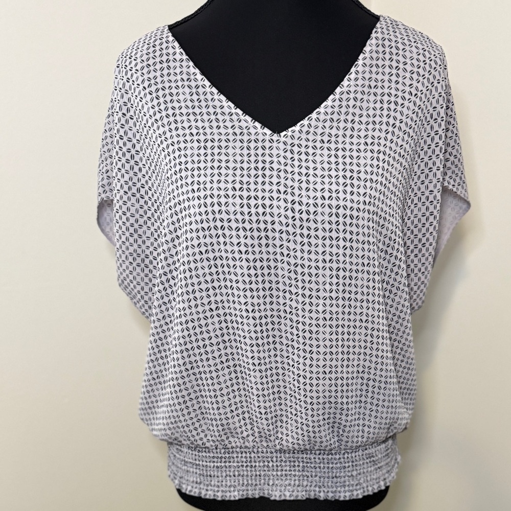 Ann Taylor Lavender and‎ Charcoal Patterned Women's Top